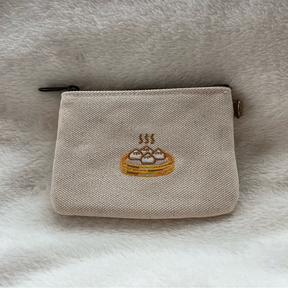 🤍 nwot | Embroidered Steamed Dumpling Coin Purse